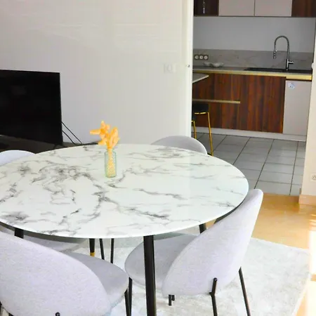 Apartment Le Mont-veyrier, Parking Et Vue